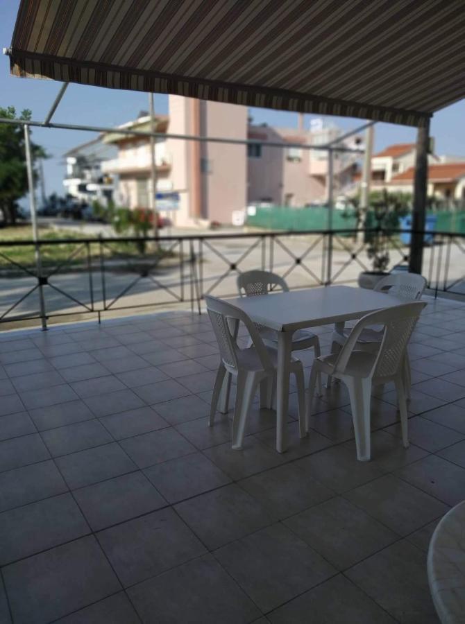 Ammos Apartments 네아 카르발리 외부 사진